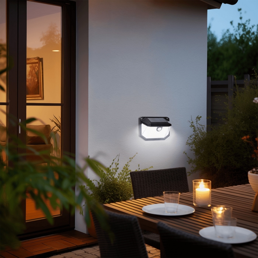 Aigostar - Aplique LED solar con sensor LED/0,8W/5,5V 6500K IP65